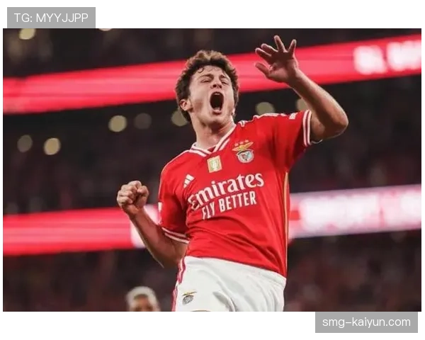 本菲卡新星若昂-内维斯经纪人现身曼彻斯特，引发转会传闻